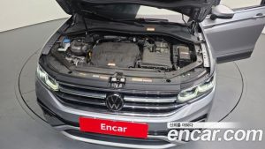 Volkswagen Tiguan 2.0 TSI Prestige 2023 года из Южной Кореи