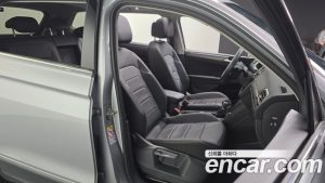 Volkswagen Tiguan 2.0 TSI Prestige 2023 года из Южной Кореи