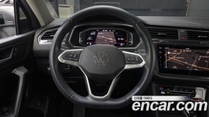 Volkswagen Tiguan 2.0 TSI Prestige 2023 года из Южной Кореи