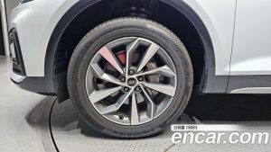 Audi Q5 45 TFSI 4WD 2023 года из Южной Кореи