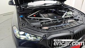 BMW X5 xDrive 40i M Sport 2025 года из Южной Кореи