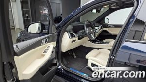 BMW X5 xDrive 40i M Sport 2025 года из Южной Кореи