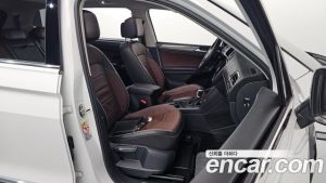 Volkswagen Tiguan 2.0 TSI Prestige 2024 года из Южной Кореи