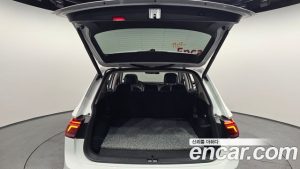 Volkswagen Tiguan 2.0 TSI Prestige 2024 года из Южной Кореи