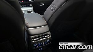 Genesis GV70 2.5T Бензин 2WD 2025 года из Южной Кореи