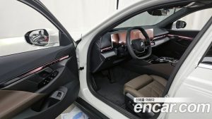 BMW 5-Series 520i 2026 года из Южной Кореи