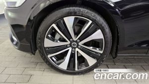 Volvo S60 B5 ULTIMATE Bright 2023 года из Южной Кореи