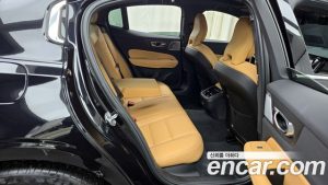 Volvo S60 B5 ULTIMATE Bright 2023 года из Южной Кореи