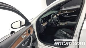 Mercedes-Benz E-Class E250 Exclusive 2023 года из Южной Кореи