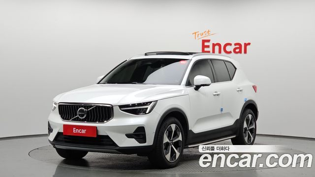 Volvo XC40 B4 ULTIMATE Bright 2023 года из Кореи