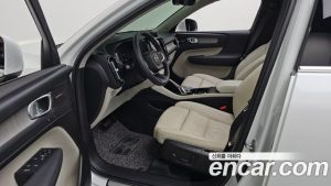 Volvo XC40 B4 ULTIMATE Bright 2023 года из Южной Кореи