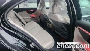 Mercedes-Benz C-Class C200 Avantgarde 2025 года из Южной Кореи