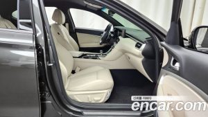 Genesis G70 Бензин 2.5T 2WD 2025 года из Южной Кореи