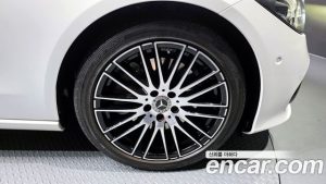 Mercedes-Benz C-Class C300 4MATIC Avantgarde 2024 года из Южной Кореи