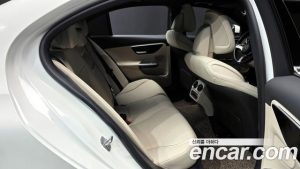 Mercedes-Benz C-Class C300 4MATIC Avantgarde 2024 года из Южной Кореи
