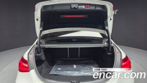 Mercedes-Benz C-Class C300 4MATIC Avantgarde 2024 года из Южной Кореи