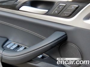 BMW X4 xDrive20i xLine 2023 года из Южной Кореи