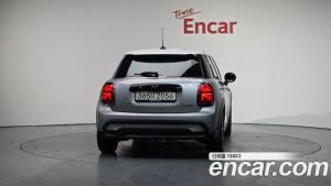 Mini Cooper 5Door CLASSIC 2024 года из Южной Кореи