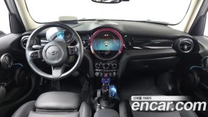 Mini Cooper 5Door CLASSIC 2024 года из Южной Кореи