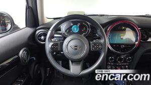 Mini Cooper 5Door CLASSIC 2024 года из Южной Кореи