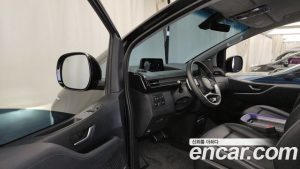 Hyundai Staria 4WD Lounge 9-Seater 2024 года из Южной Кореи