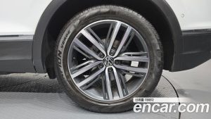 Volkswagen Tiguan 2.0 TDI Prestige 2023 года из Южной Кореи