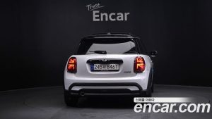 Mini Cooper CLASSIC Plus 2024 года из Южной Кореи