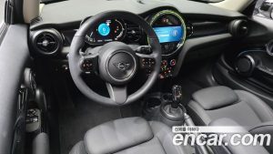 Mini Cooper CLASSIC Plus 2024 года из Южной Кореи