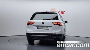 Volkswagen Tiguan 2.0 TSI Prestige 2023 года из Южной Кореи