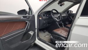 Volkswagen Tiguan 2.0 TSI Prestige 2023 года из Южной Кореи