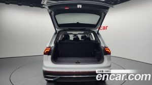 Volkswagen Tiguan 2.0 TSI Prestige 2023 года из Южной Кореи