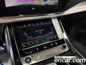 Audi Q8 55 TFSI 4WD Premium 2026 года из Южной Кореи