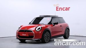 Mini Cooper Favoured 2025 года из Южной Кореи