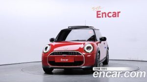 Mini Cooper Favoured 2025 года из Южной Кореи