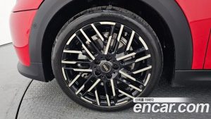 Mini Cooper Favoured 2025 года из Южной Кореи