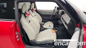 Mini Cooper Favoured 2025 года из Южной Кореи