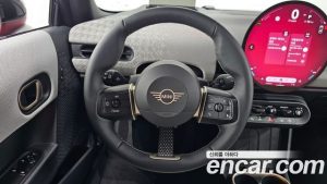 Mini Cooper Favoured 2025 года из Южной Кореи