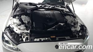 Mercedes-Benz C-Class C300 4MATIC AMG Line 2023 года из Южной Кореи