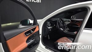 Mercedes-Benz C-Class C300 4MATIC AMG Line 2023 года из Южной Кореи