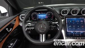 Mercedes-Benz C-Class C300 4MATIC AMG Line 2023 года из Южной Кореи