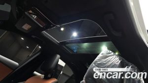Mercedes-Benz C-Class C300 4MATIC AMG Line 2023 года из Южной Кореи