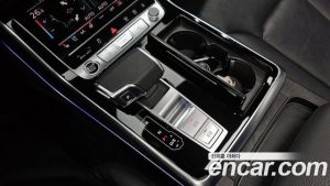 Audi Q8 45 TDI 4WD Premium 2023 года из Южной Кореи