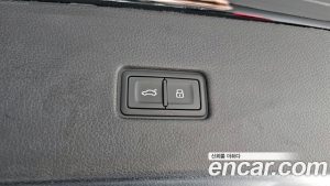 Audi Q8 45 TDI 4WD Premium 2023 года из Южной Кореи