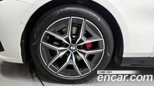 BMW 5-Series 520i Special Edition 2025 года из Южной Кореи
