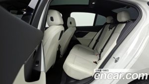 BMW 5-Series 520i Special Edition 2025 года из Южной Кореи