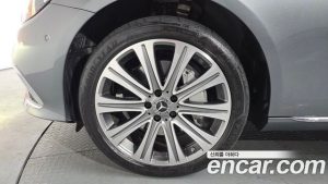 Mercedes-Benz E-Class E350 4MATIC Exclusive 2023 года из Южной Кореи