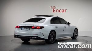 Mercedes-Benz E-Class E300 4MATIC AMG Line 2024 года из Южной Кореи