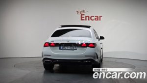 Mercedes-Benz E-Class E300 4MATIC AMG Line 2024 года из Южной Кореи