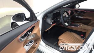 Mercedes-Benz E-Class E300 4MATIC AMG Line 2024 года из Южной Кореи