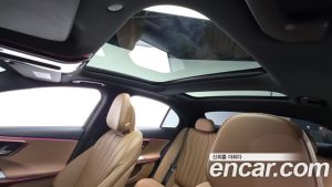 Mercedes-Benz E-Class E300 4MATIC AMG Line 2024 года из Южной Кореи